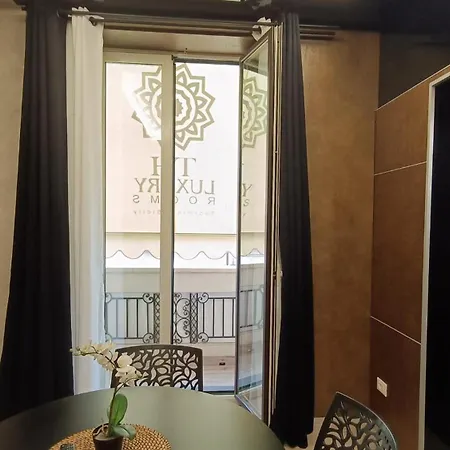 Th Luxury Rooms & Apartment-2