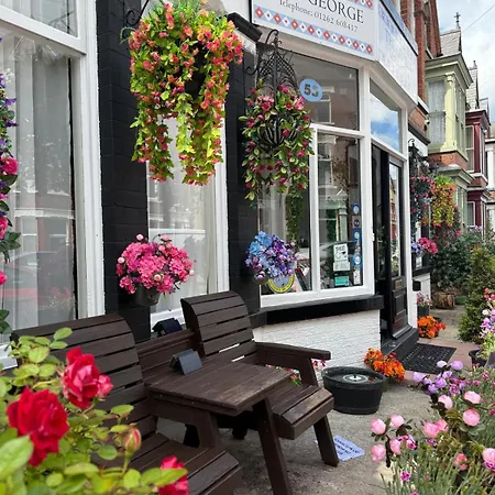 The George Guest House-3