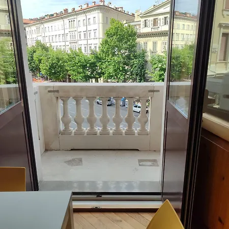 Triestecenter Rooms&Apartments - Colori di Trieste-3