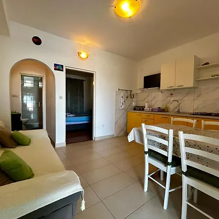 Guest House Pamela-3