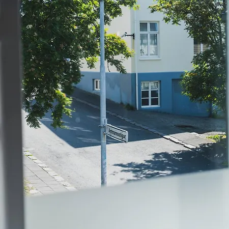 Reykjavik Rainbow Guesthouse-2