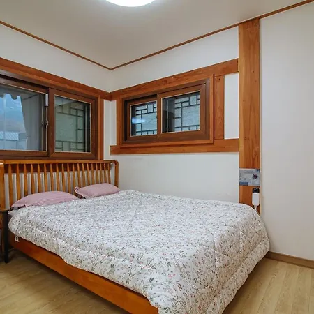 Eunpyeong Hanok Pyeonganchae은평한옥-3
