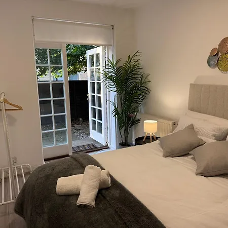 Guest Home In Vauxhall-2