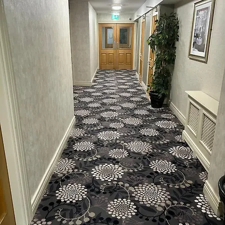 Muskerry Arms Bar And B&B-3