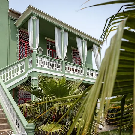 Vintage Balcony Guesthouse & Suites-2