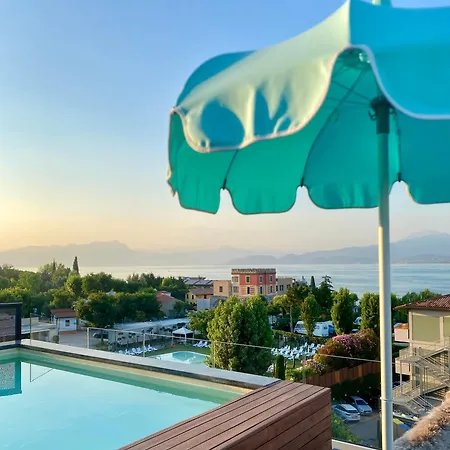 Plaza Lago Di Garda Rooms - Rooftop, Lakeview & Jacuzzi-3