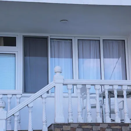 Lakefront House-3