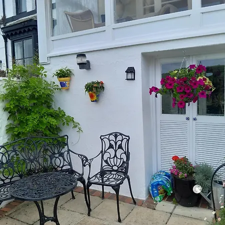 Dolphin Guest House-2