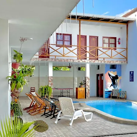 Hostal Laurita Beach-3