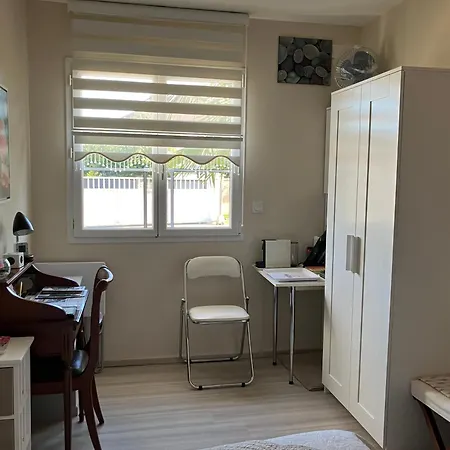 La Roseraie résidence près de Vichy-3