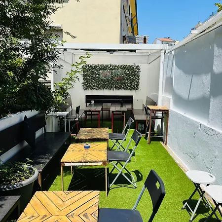 Owls Hostel Ribeiro-2