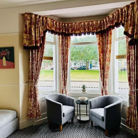 Rembrandt Guest House-3