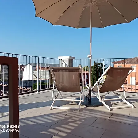 Vialeromadodici Rooms & Apartments-3