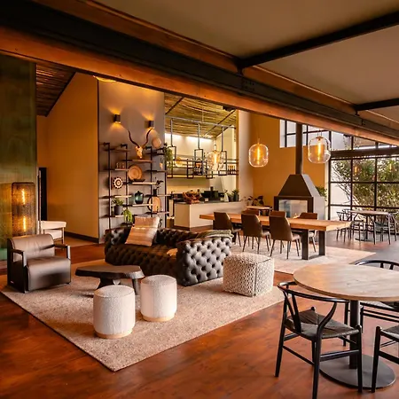 Mhondoro Safari Lodge & Villa-3