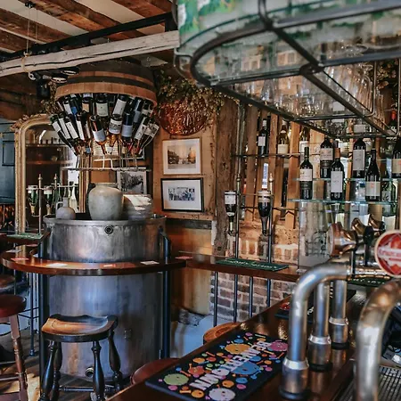 The Kings Arms Rooms-2