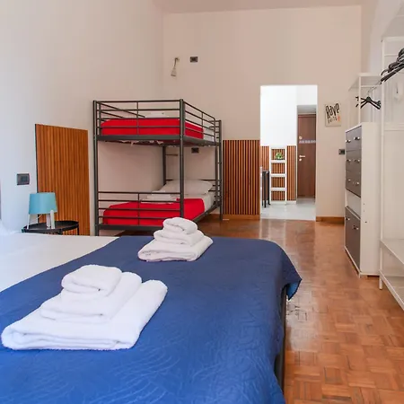 Inside Chiaia Rooms-3