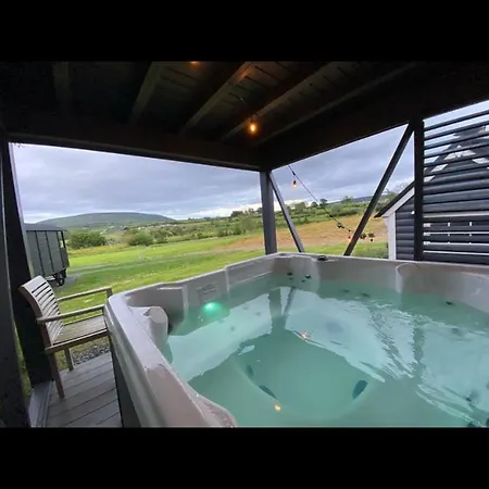 Jeannies Retreat Ballycastle At Little Lake Lodge Go To Fb For Full Private Use-2