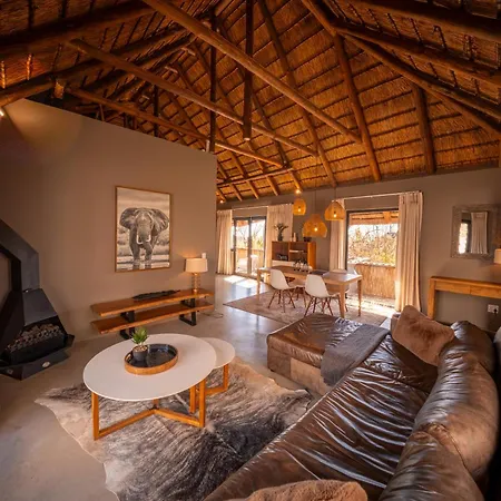 Mhondoro Safari Lodge & Villa-3