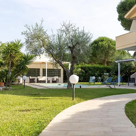 Residence Il Boschetto - Villa Con Piscina-3