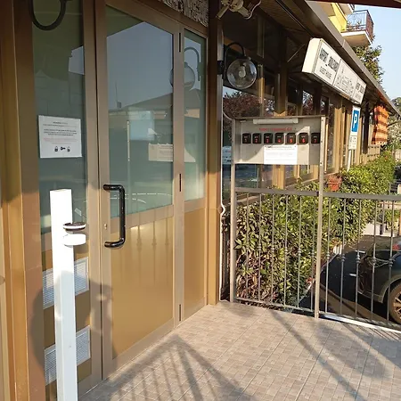 Airport Boulevard Guesthouse-3