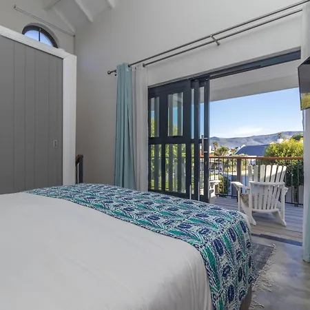 Whale Rock Luxury Lodge-2