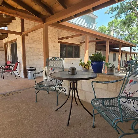 Gruene Cottages-3