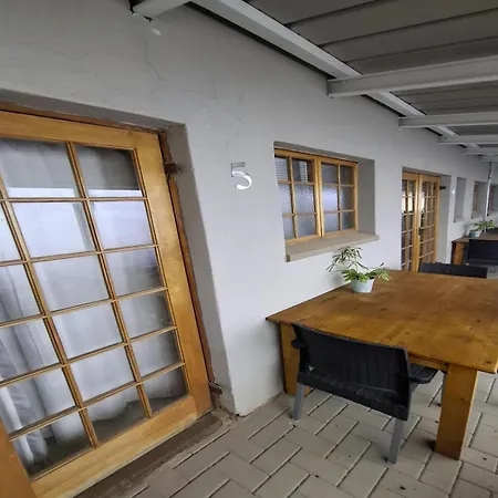Featherhouse-2