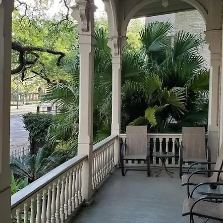 Walker Mansion On St Charles Ave - Unit 2-3