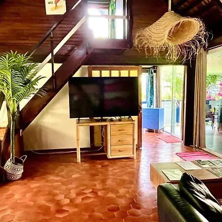 Linareva Moorea Beach Resort-3