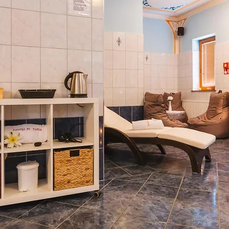 Toeroek Rooms, Bistro & Wellness-3