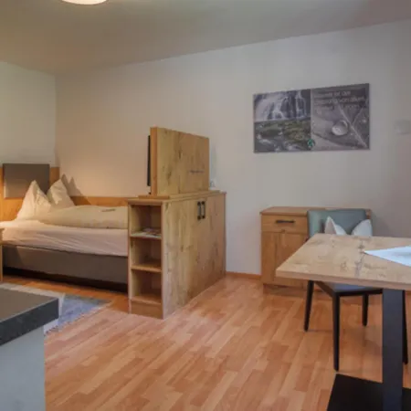 Abfalter - Apartments&Gästezimmer-2