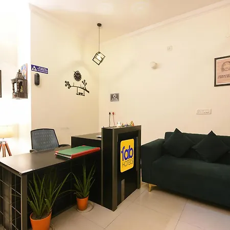 Fabhotel Golf Luxury- 10 Min From Sector 42-43 Rapid Metro Station-2