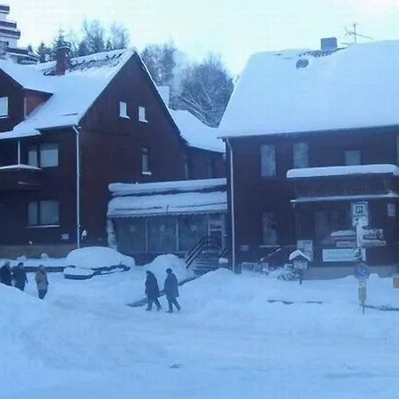 Hotel Pension Am Kurmittelhaus-2