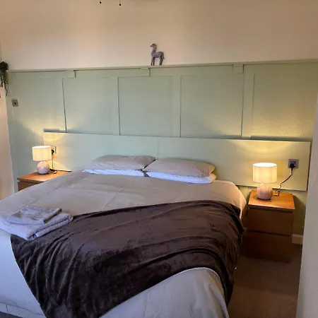 The Hawthornes Licensed Guest House-2