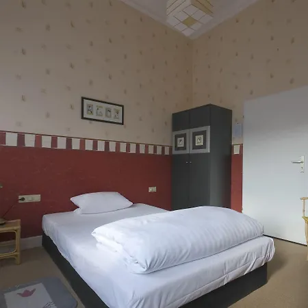 Hotel Am Berg-3