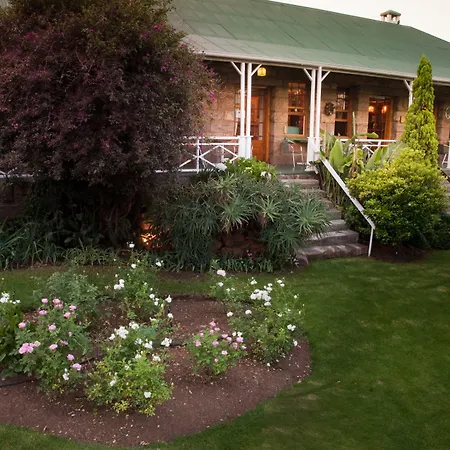 Shamrock Arms Guest Lodge-3