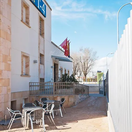 Hostal T4-2