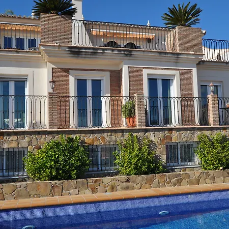 Welcome Inn Nerja Guest House Luxury Bed & Breakfast-3