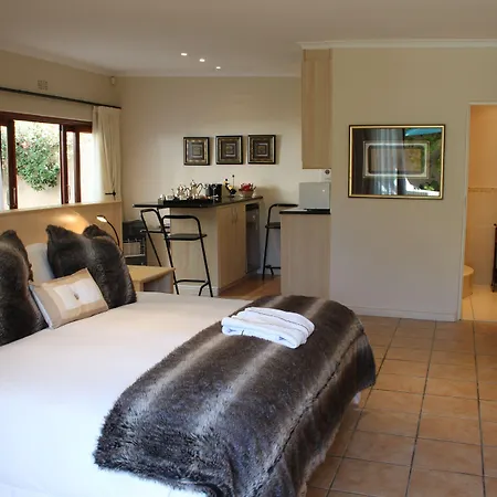 Riversong Guest House-3