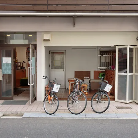 J-Hoppers Hiroshima Guesthouse-3