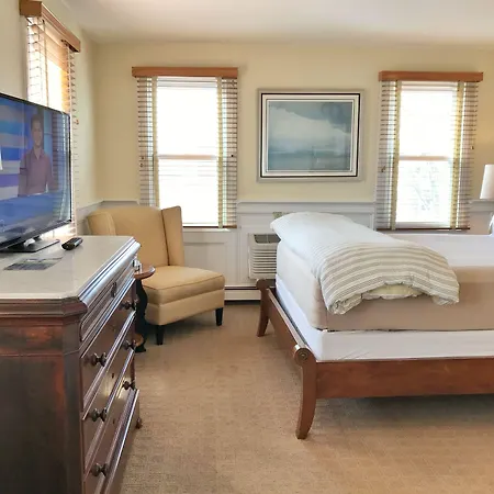 Inn At 7 Central-3
