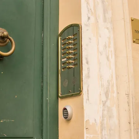 Top Floor Navona-2