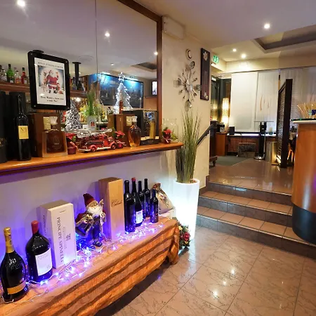 Hotel Bahnhof Haus-3