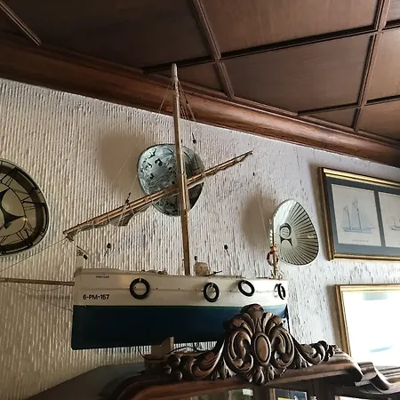 Hostal Cas Bombu-3