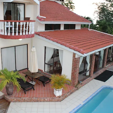 Carana Hilltop Villa Seychelles-3