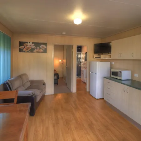 Peppertree Cabins, Kingaroy-3