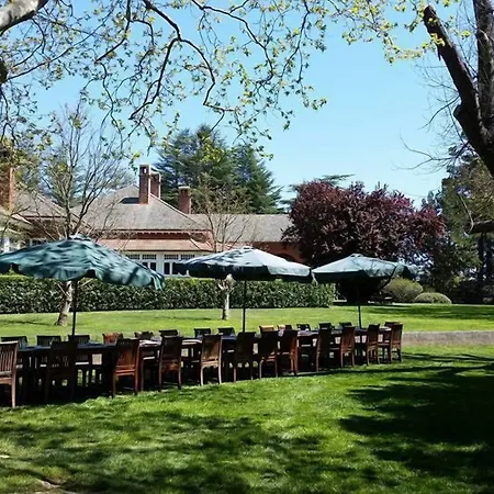 Petersons Armidale Winery And Guesthouse-3