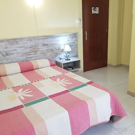 Hostal Virgen Del Rocio-3