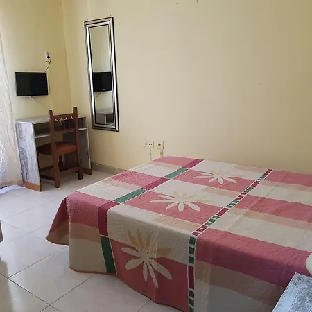 Hostal Virgen Del Rocío-3