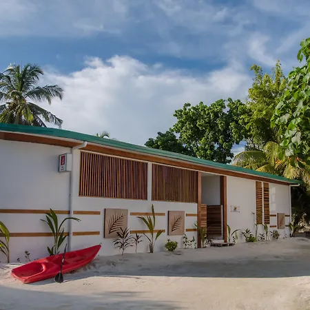 Dhiffushi White Sand Beach-3